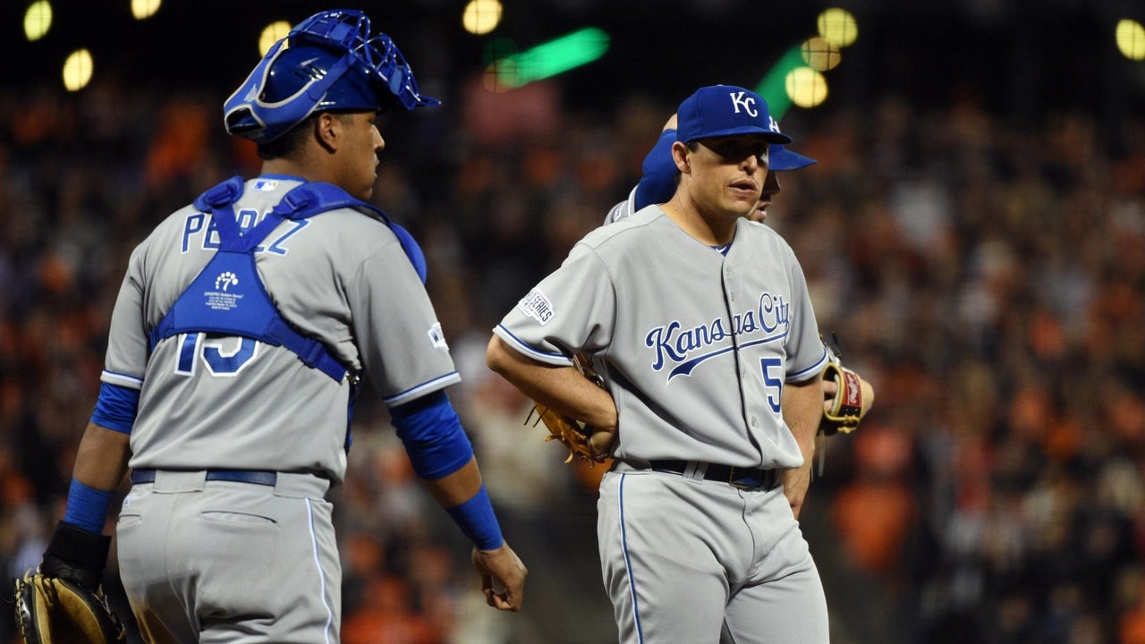 Royals' middle bullpen implodes as Giants even series at two apiece